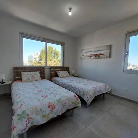 Luxury 2 Bedroom 301 公寓 *