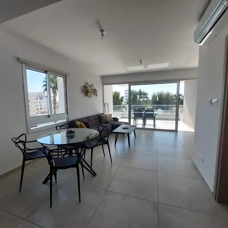 Luxury 2 Bedroom 301 公寓 拉纳卡